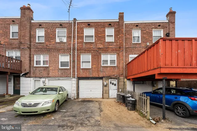 $240,000 | 17 Folcroft Avenue, Folcroft, PA 19032