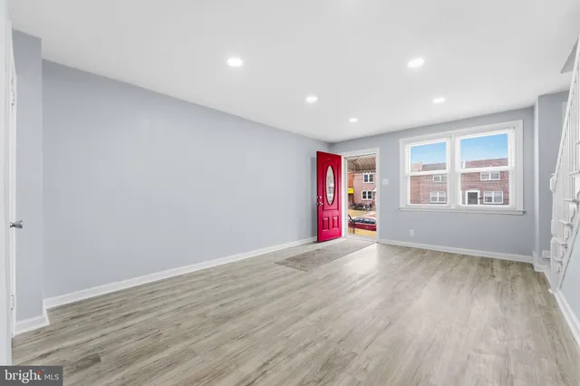 $240,000 | 17 Folcroft Avenue, Folcroft, PA 19032