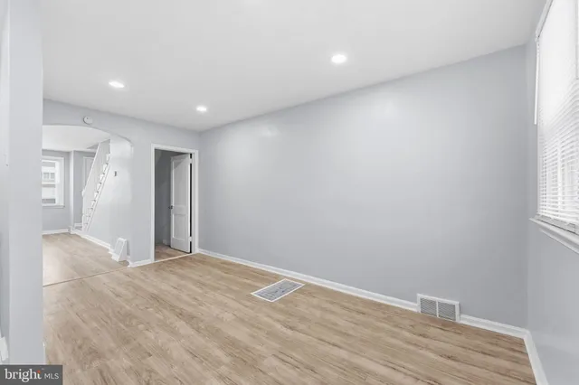 $240,000 | 17 Folcroft Avenue, Folcroft, PA 19032