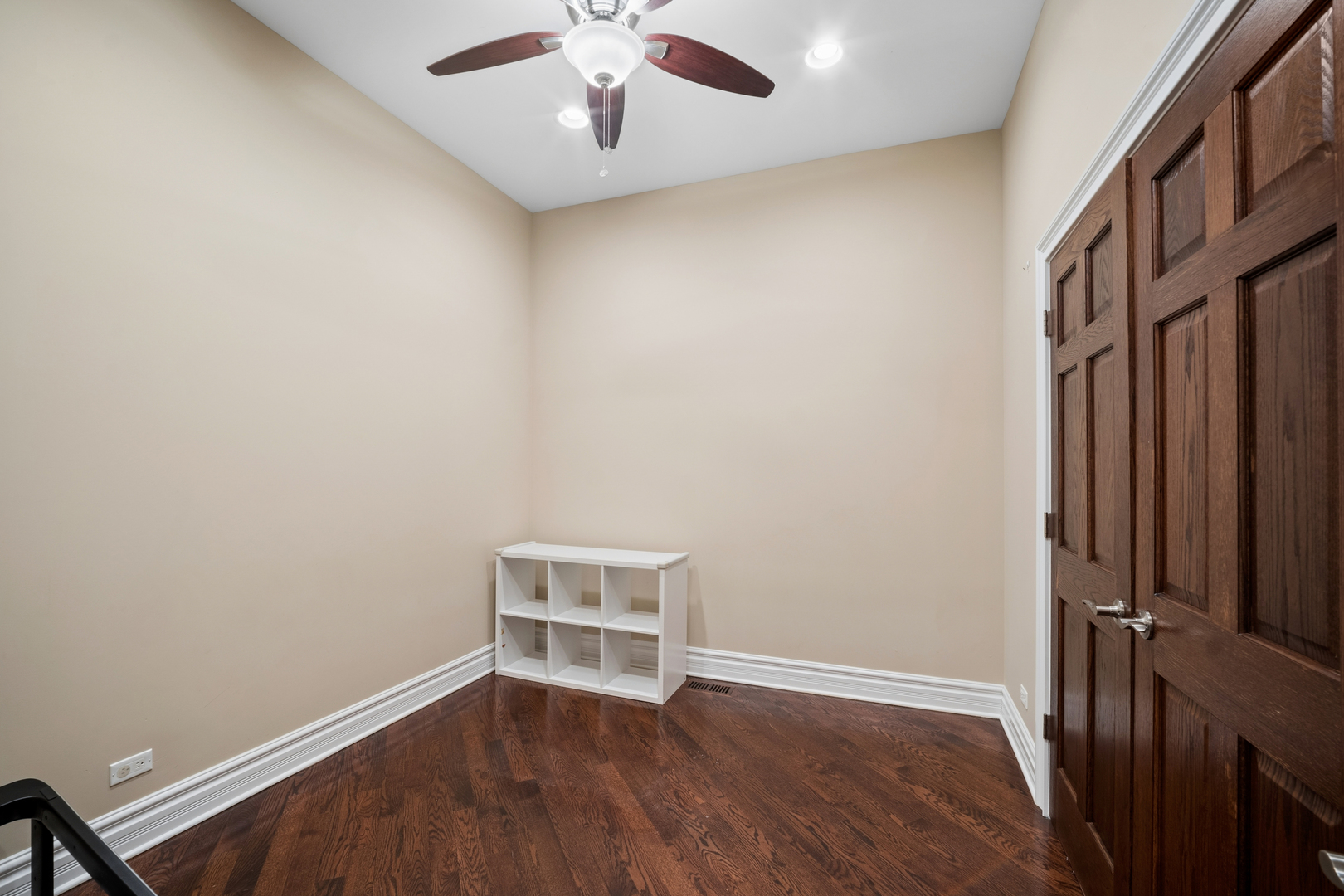 940 Freeman Road Hoffman Estates, IL 60192 - Photo 13 of 37