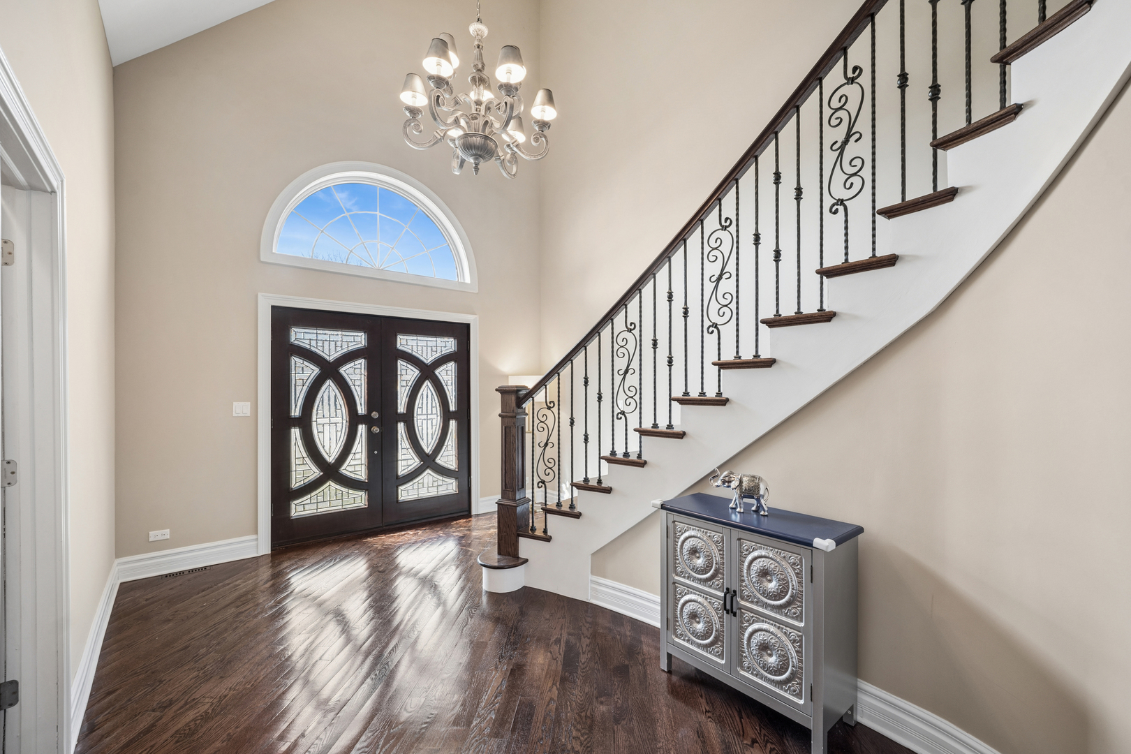 940 Freeman Road Hoffman Estates, IL 60192 - Photo 2 of 37