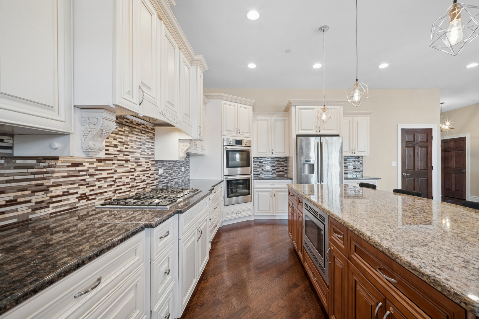 940 Freeman Road Hoffman Estates, IL 60192 - Photo 7 of 37