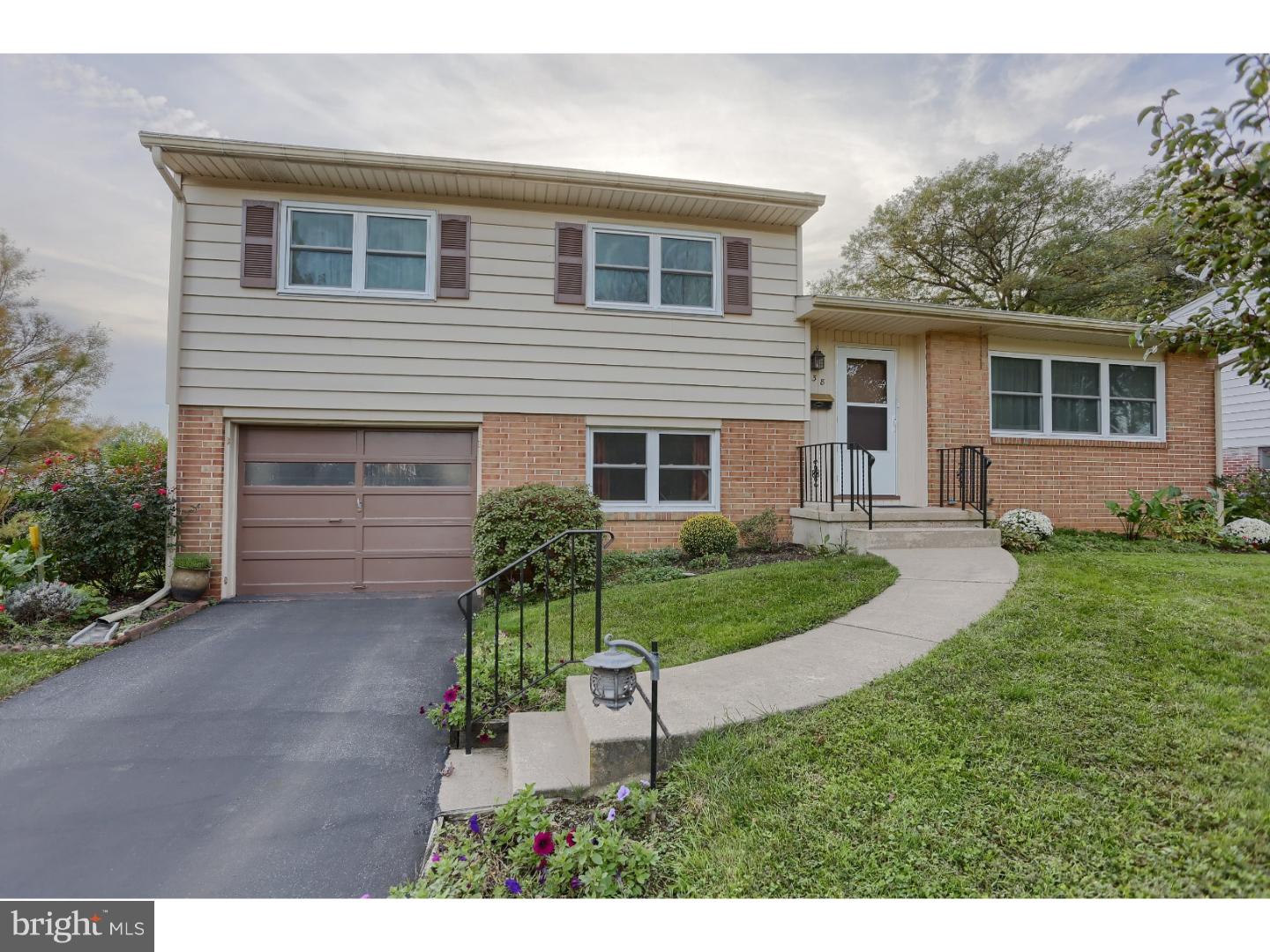 138 Elizabeth Drive Sinking Spring, PA 19608 - Photo 1 of 25