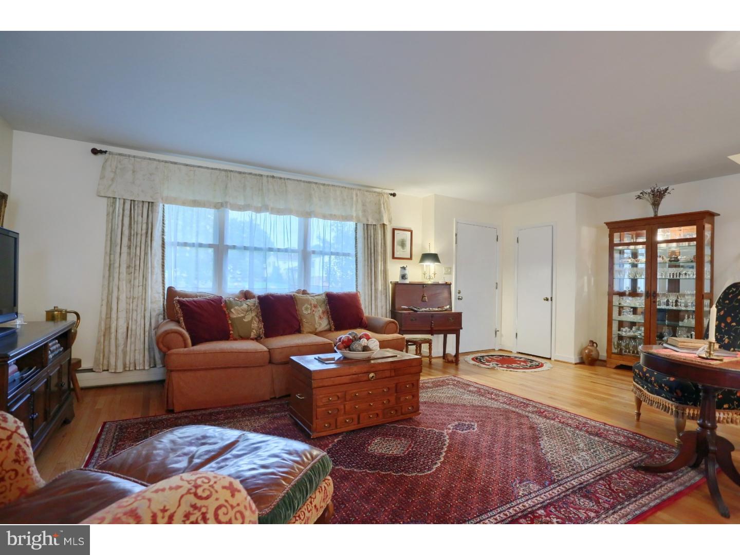 138 Elizabeth Drive Sinking Spring, PA 19608 - Photo 4 of 25