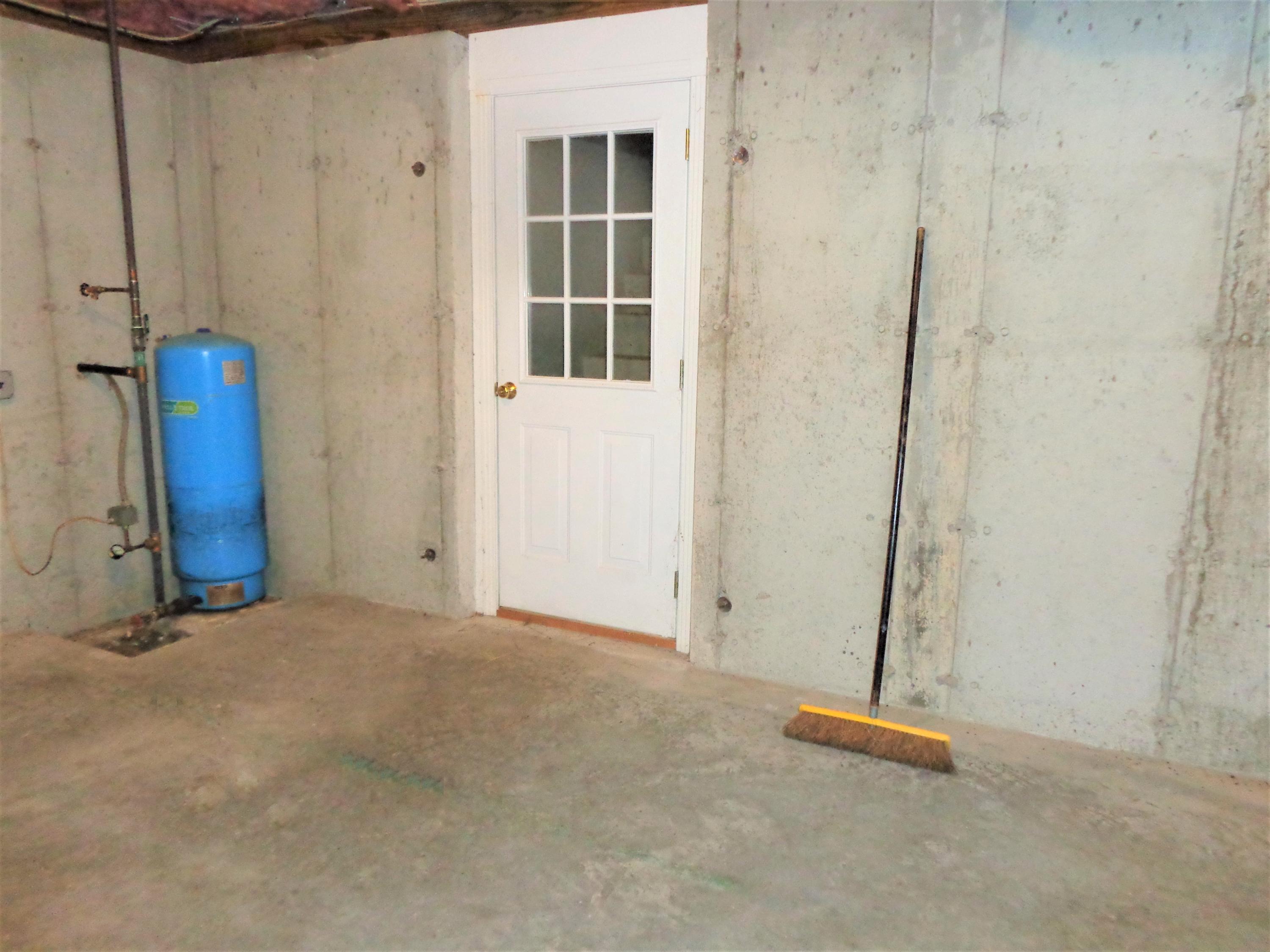 164 Long Pond Road Wellfleet, MA 02667 - Photo 28 of 33 an empty room with windows