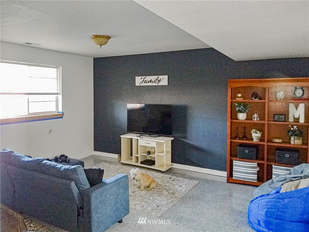 9332 Goodrich Road Southeast Moses Lake, WA 98837 - Photo 18 of 38 Gallery Image 18
