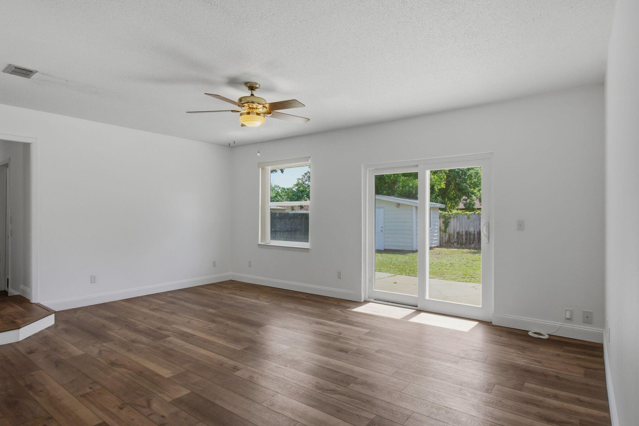 74 8th Street Shalimar, FL 32579 - Photo 11 of 28 LIVING ROOM 4
