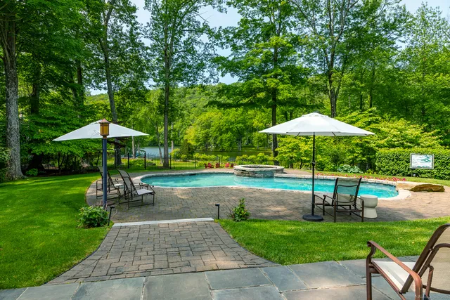 $4,150,000 | 8 Heritage Island Road, New Fairfield, CT 06812