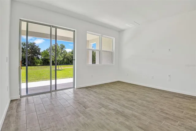 $349,982 | 733 Lake Dell Drive, Dundee, FL 33838