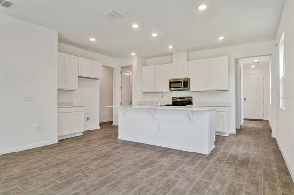 $342,982 | 733 Lake Dell Drive, Dundee, FL 33838