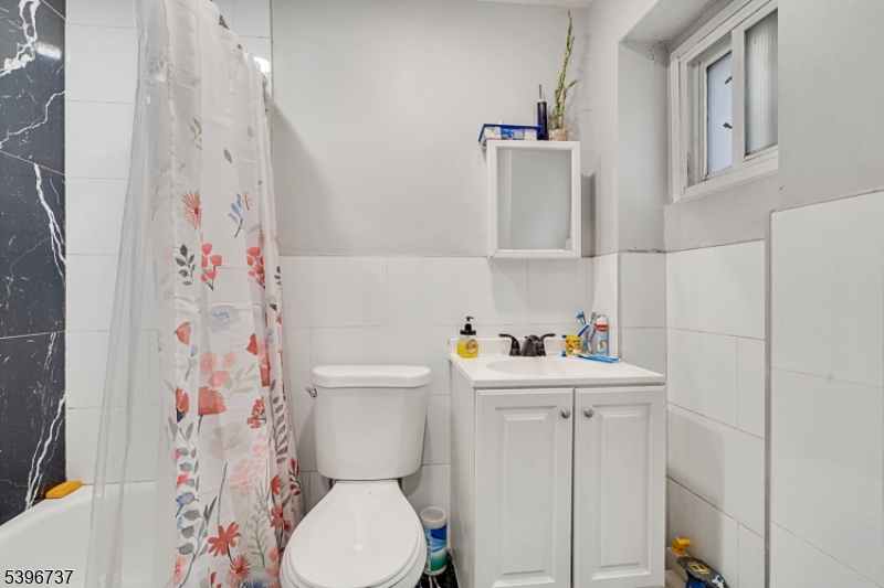 14 Crown Street Bloomfield, NJ 07003 - Photo 4 of 27