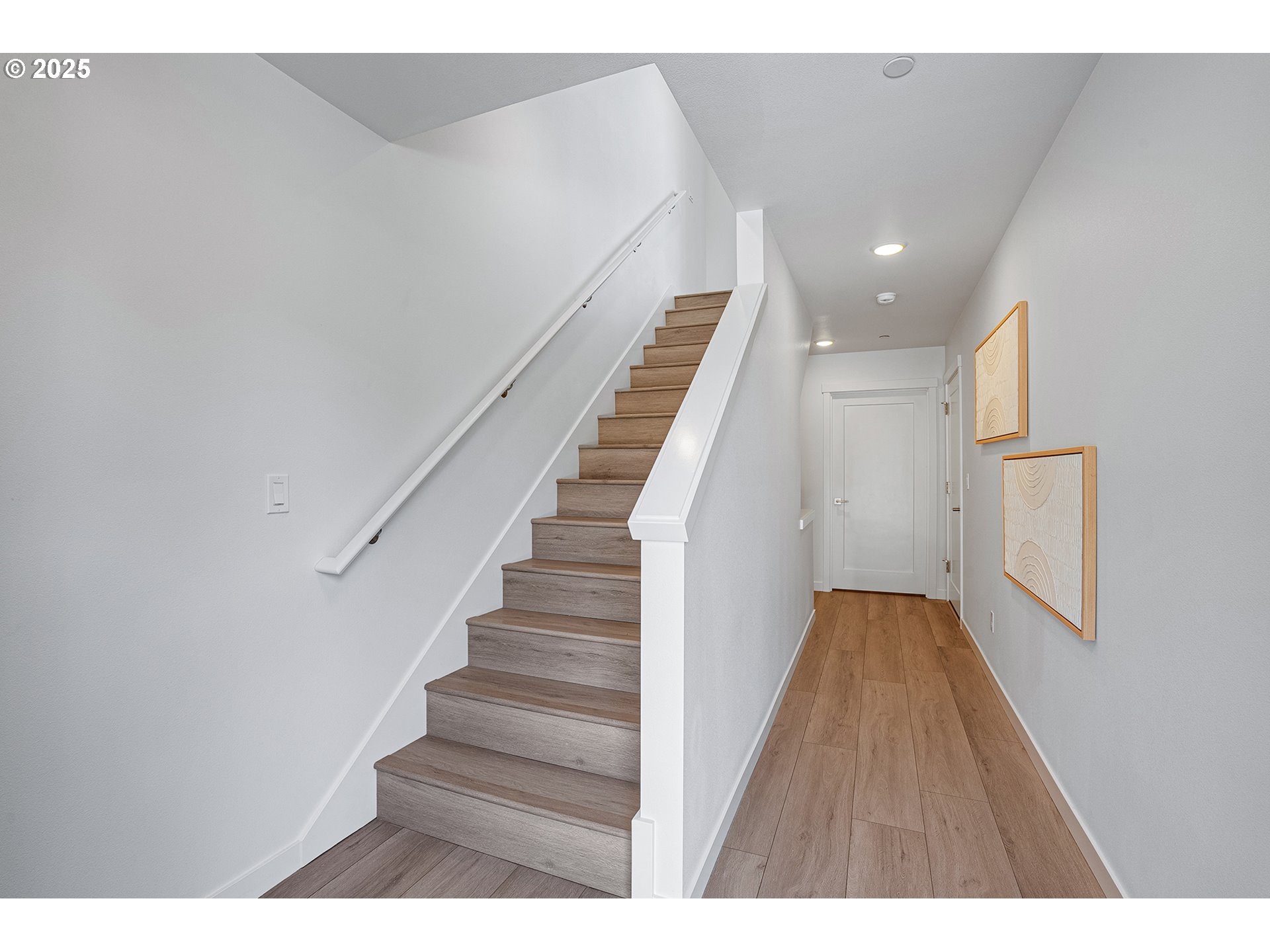 7298 Southwest 13th Drive Portland, OR 97219 - Photo 15 of 38