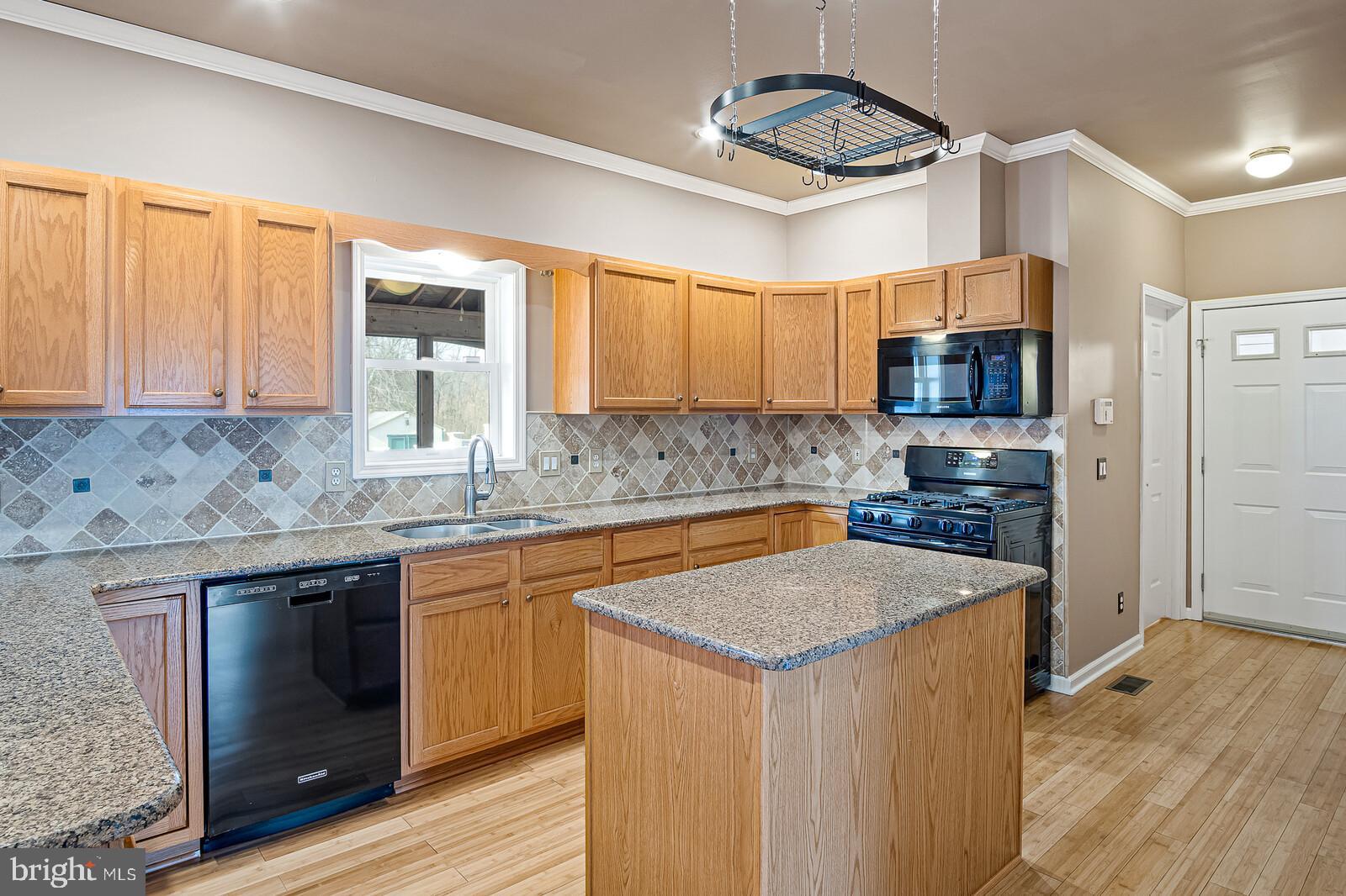 124 Barnsboro Road Sewell, NJ 08080 - Photo 5 of 43 Gallery Image 5