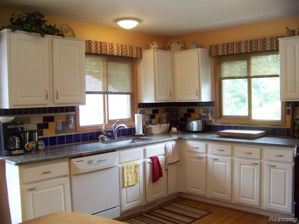 49406 Monte Road New Baltimore, MI 48047 - Photo 6 of 25 100_3494.JPG