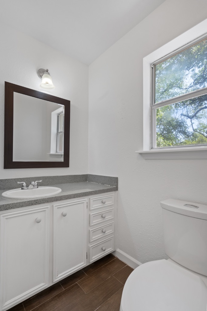 1211 Delano Street Austin, TX 78721 - Photo 14 of 30