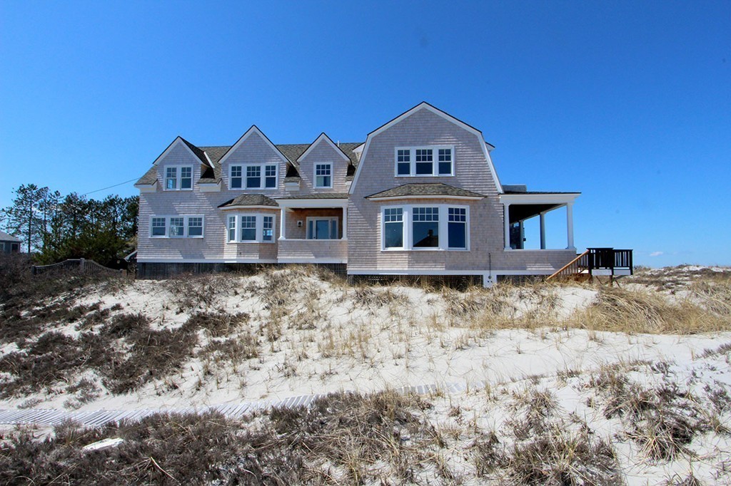 87 R Wingaersheek Road Gloucester, MA 01930 - Photo 2 of 13 Gallery Image 2