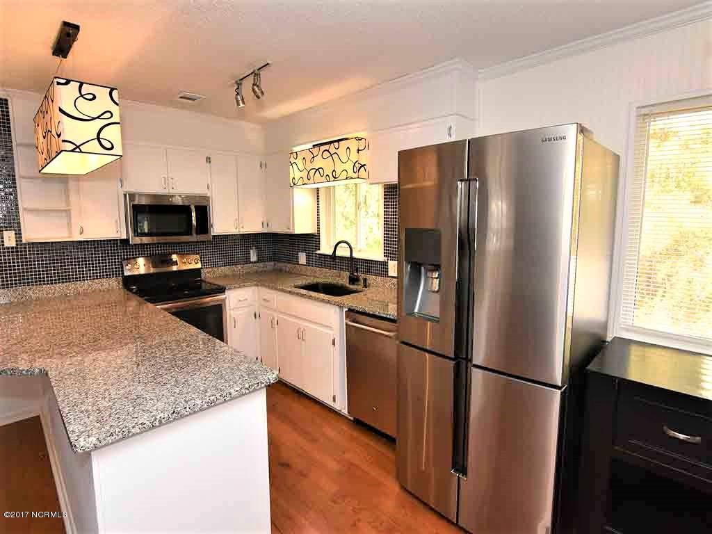 420 Beasley Road Wilmington, NC 28409 - Photo 5 of 22 Renovated Kitchen. All appliances included!