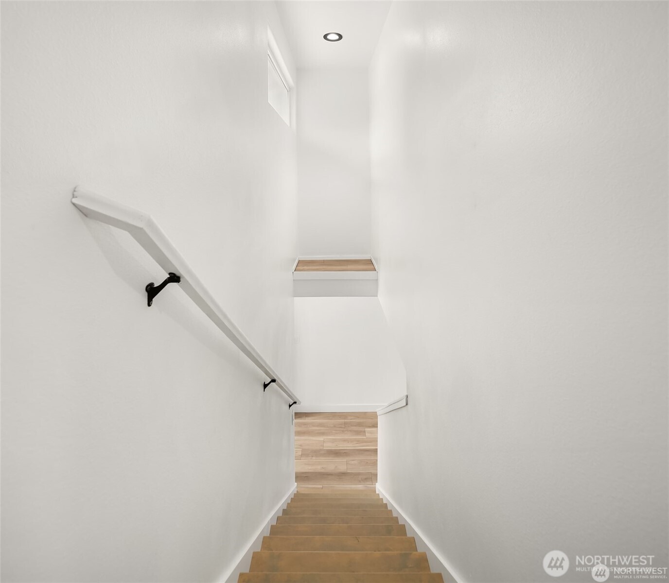 9 76th Street Southeast Everett, WA 98203 - Photo 14 of 28 a view of entryway