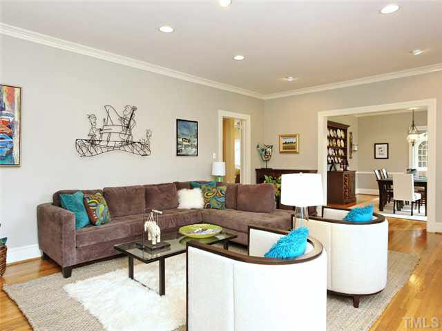 512 Chesterfield Road Raleigh, NC 27608 - Photo 4 of 25 a living room with furniture and wooden floor