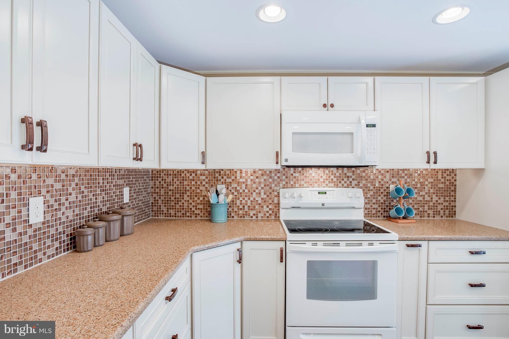 519 Bathurst Road Baltimore, MD 21228 - Photo 13 of 29 Gorgeous cabinetry