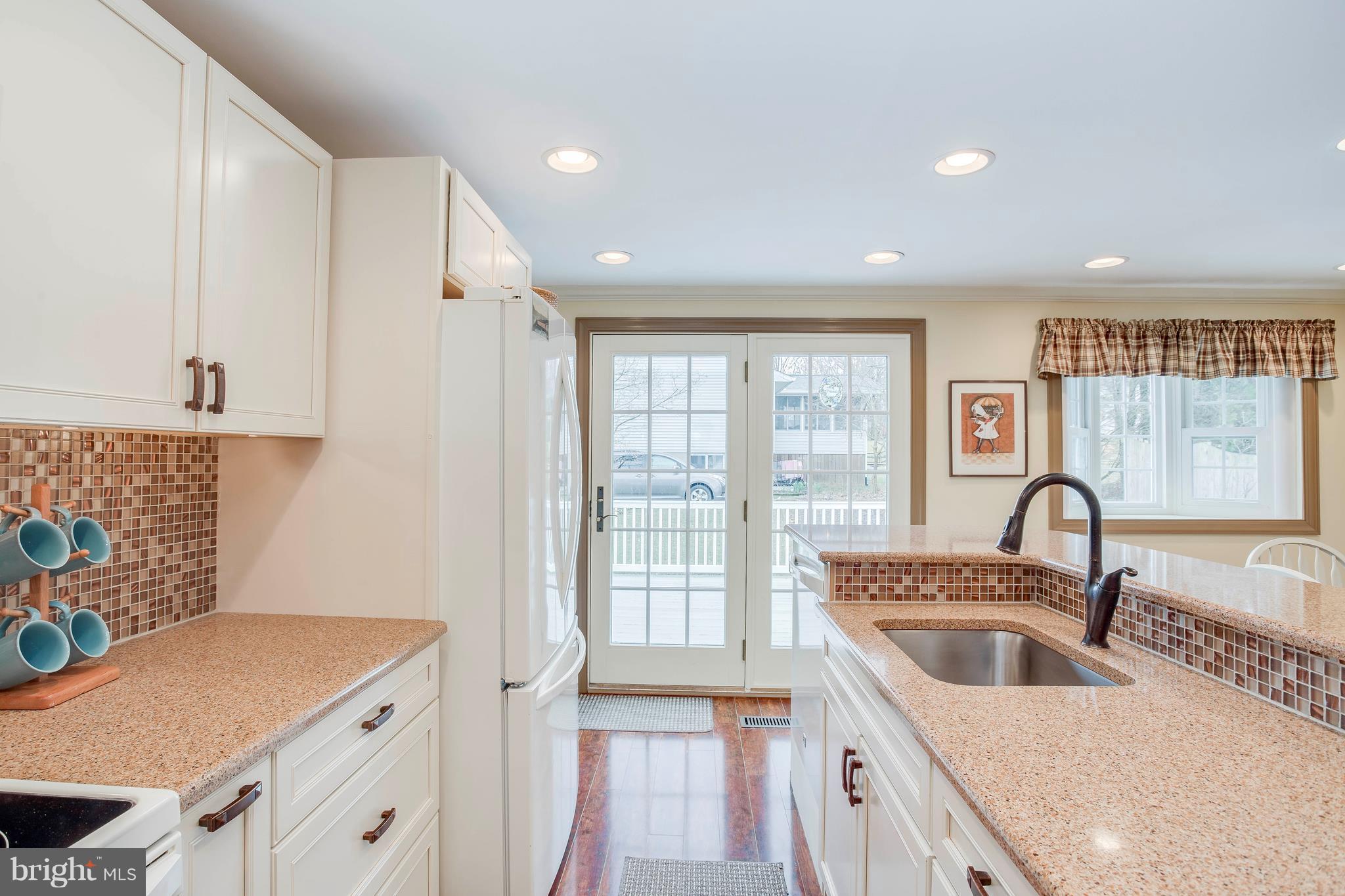 519 Bathurst Road Baltimore, MD 21228 - Photo 14 of 29 recessed lighting