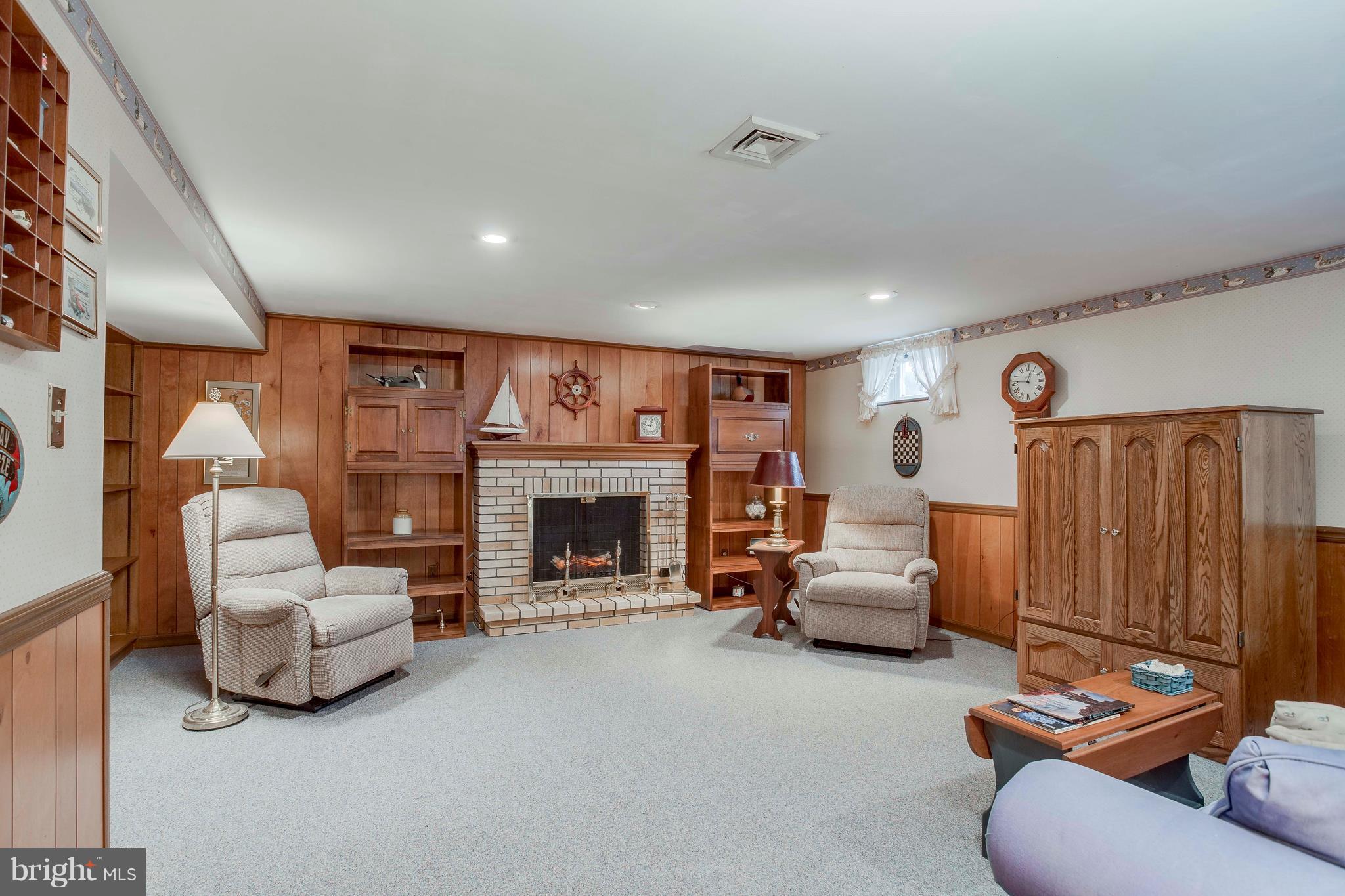 519 Bathurst Road Baltimore, MD 21228 - Photo 22 of 29 Family Room