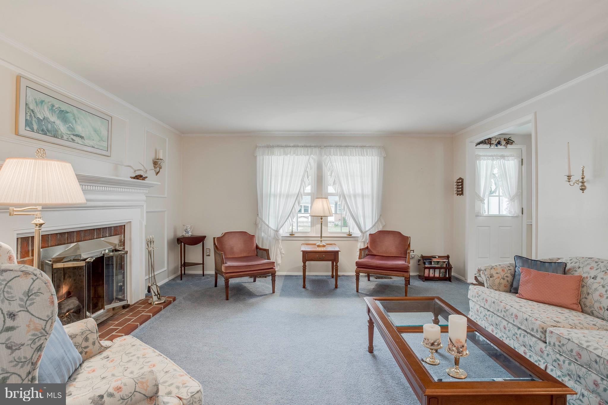 519 Bathurst Road Baltimore, MD 21228 - Photo 4 of 29 Elegant Living Room w/gas fireplace