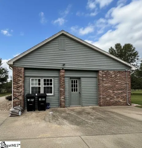 $834,900 | 859 Cooper Bridge Road, Fountain Inn, SC 29644