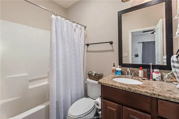 $2,850 | 411 Ash Street, College Station, TX 77840