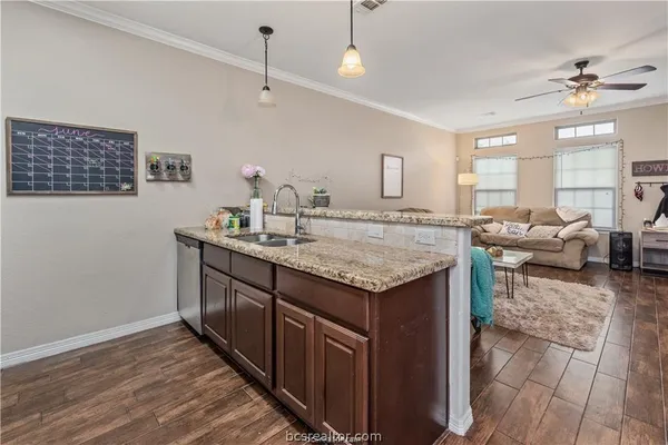 $2,850 | 411 Ash Street, College Station, TX 77840