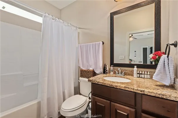 $2,850 | 411 Ash Street, College Station, TX 77840