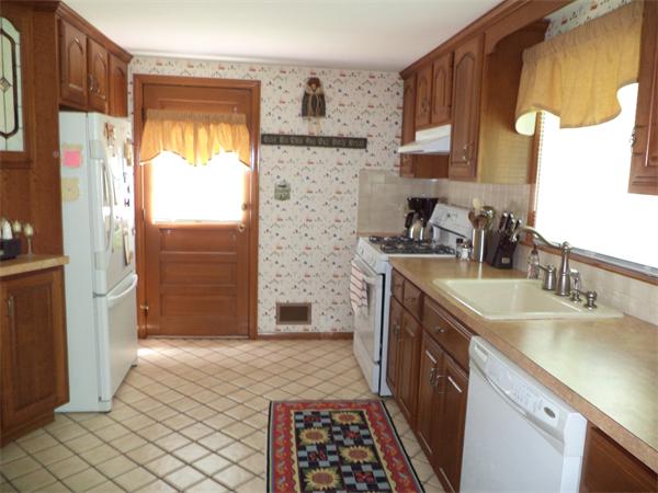151 Almy Road Somerset, MA 02726 - Photo 8 of 27 Gallery Image 8