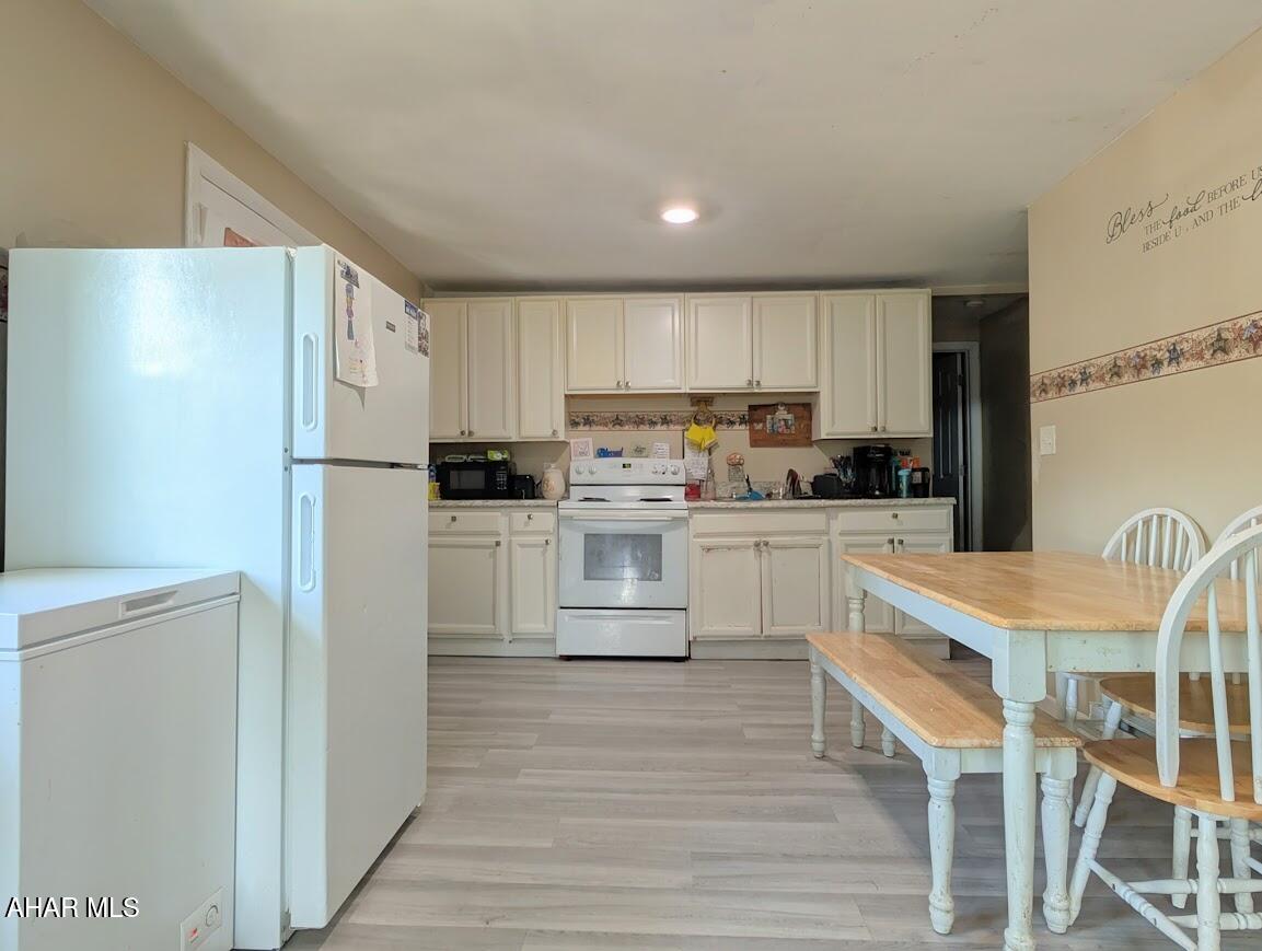 806 Spring Street Saxton, PA 16678 - Photo 6 of 39