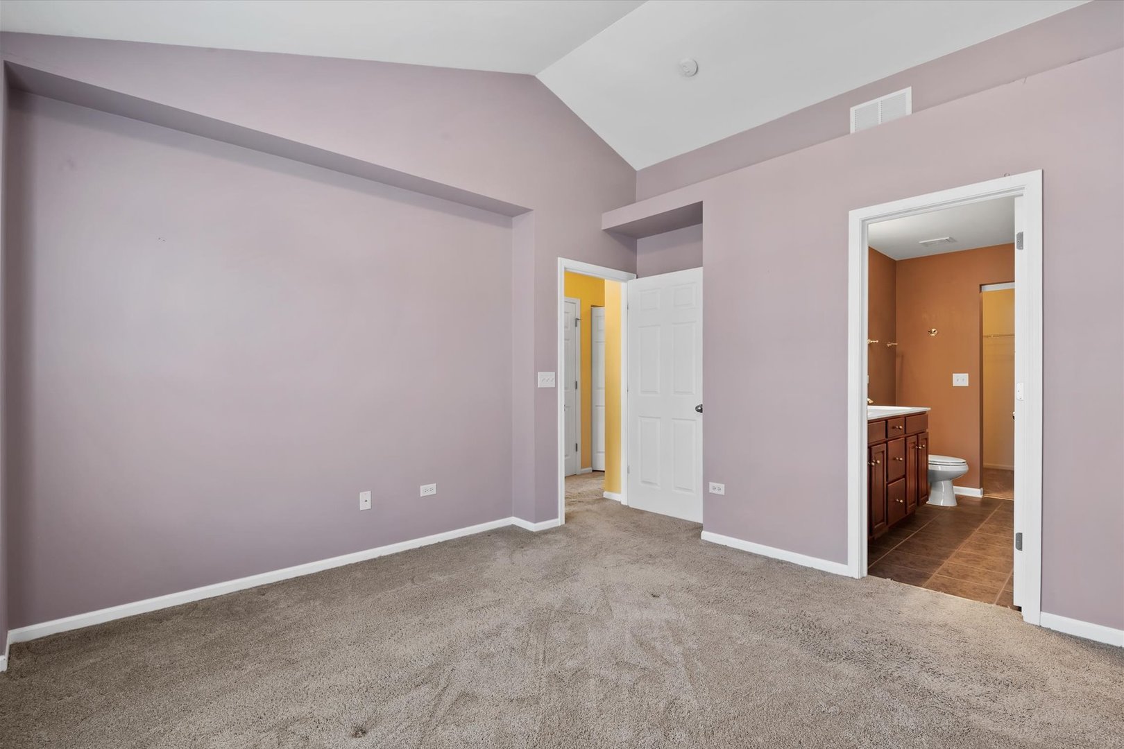 1908 Oxley Circle Naperville, IL 60563 - Photo 12 of 27 a view of a room with a bathroom