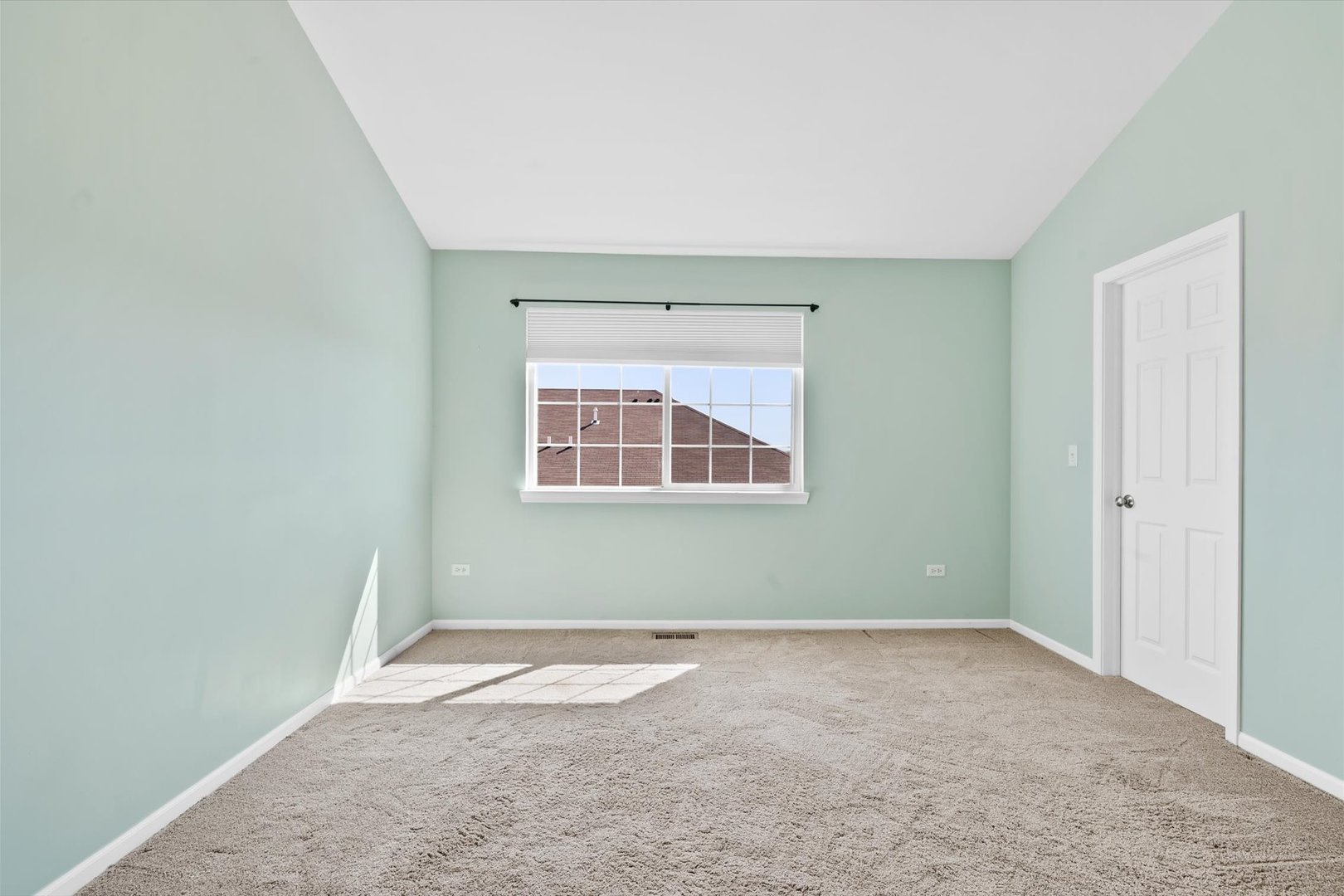 1908 Oxley Circle Naperville, IL 60563 - Photo 16 of 27 an empty room with a window