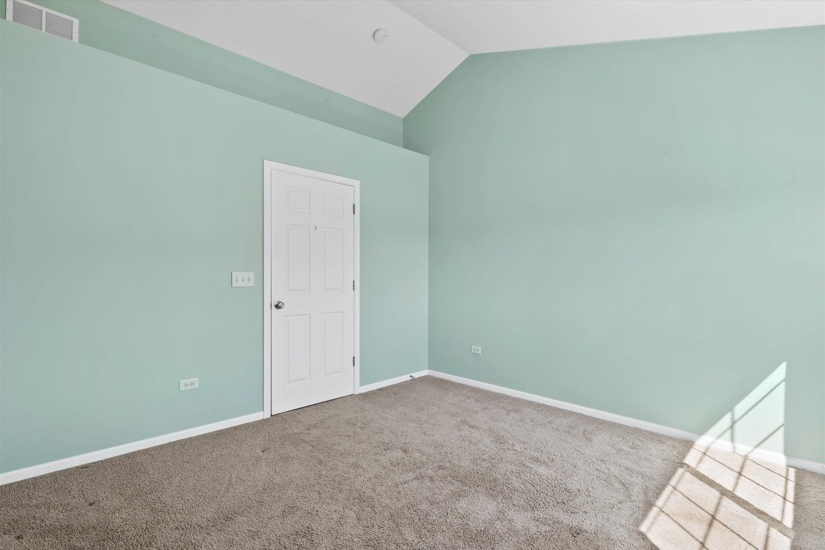 1908 Oxley Circle Naperville, IL 60563 - Photo 17 of 27 an empty room with windows