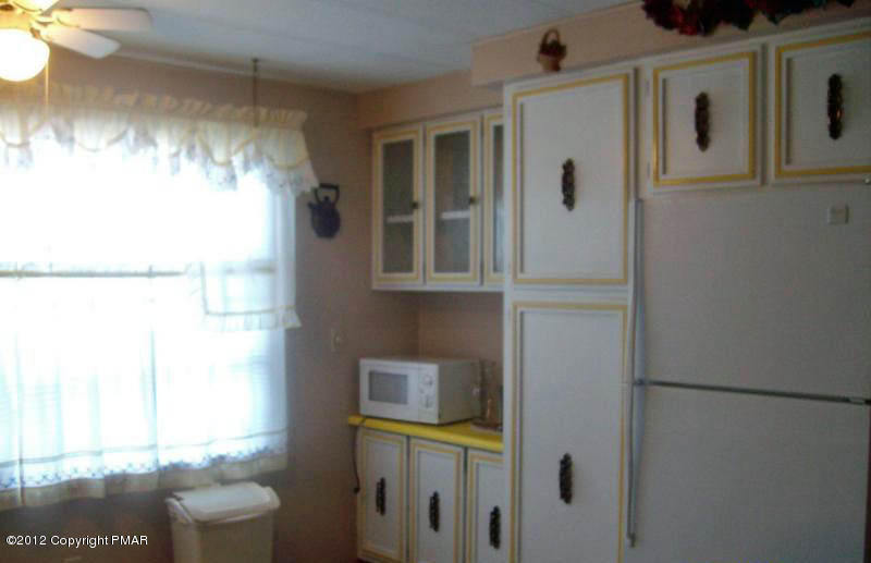 16 Fawn Valley Road Stroudsburg, PA 18360 - Photo 5 of 14 Kitchen 2