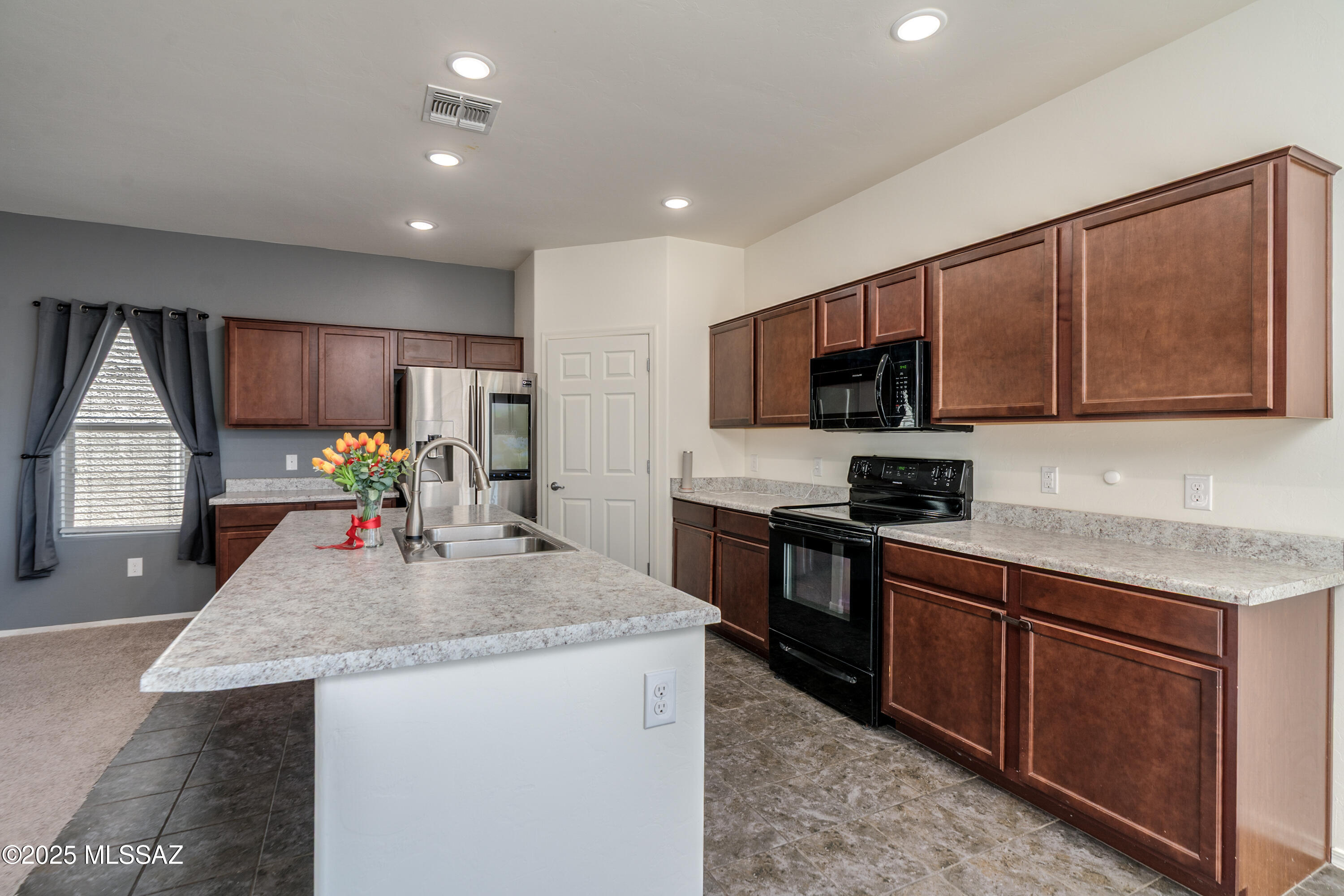 8045 South Red Sox Road Tucson, AZ 85756 - Photo 10 of 41 Gallery Image 10
