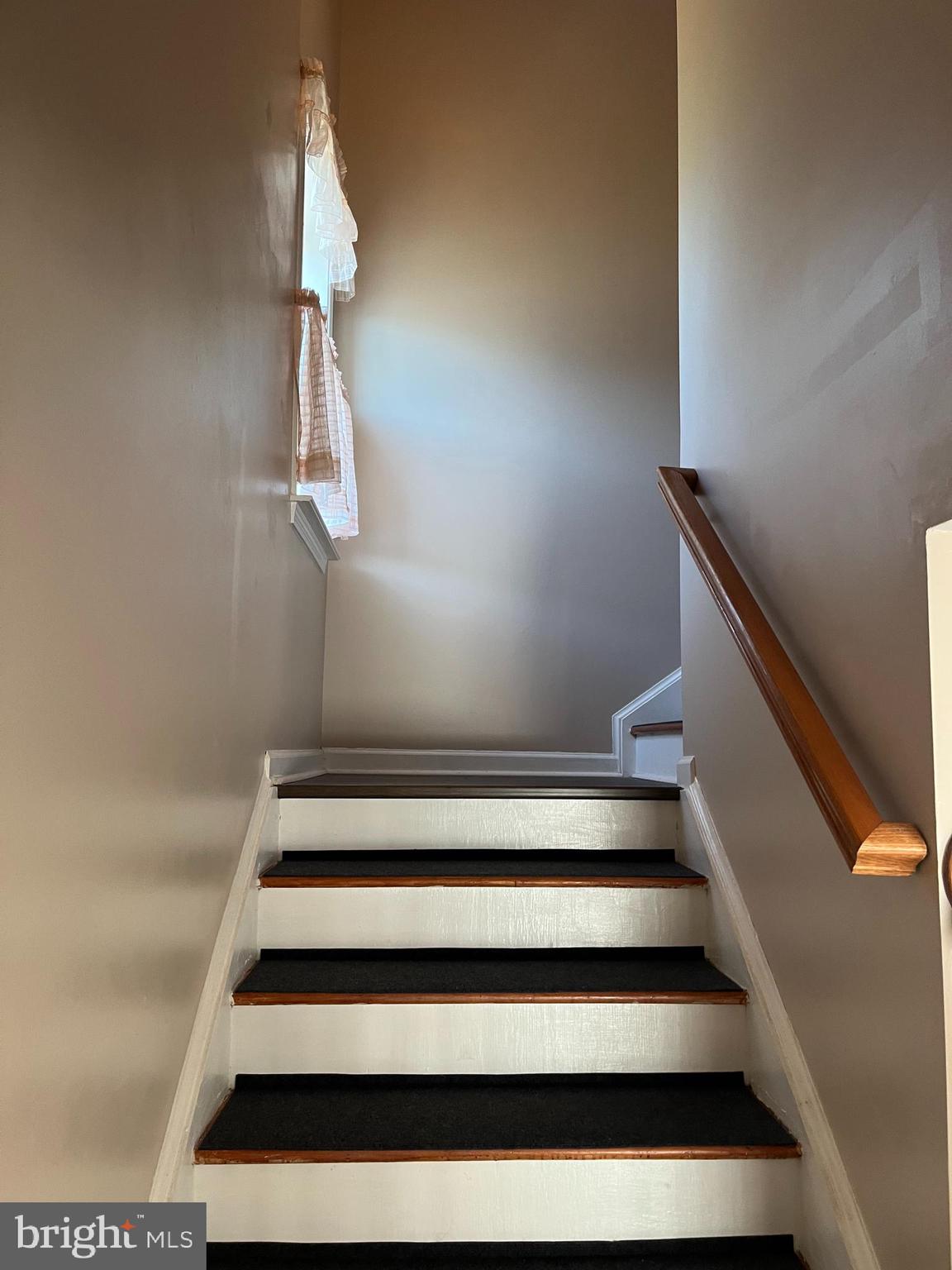 199 Rumbling Rock Road Hedgesville, WV 25427 - Photo 17 of 44 a view of entryway