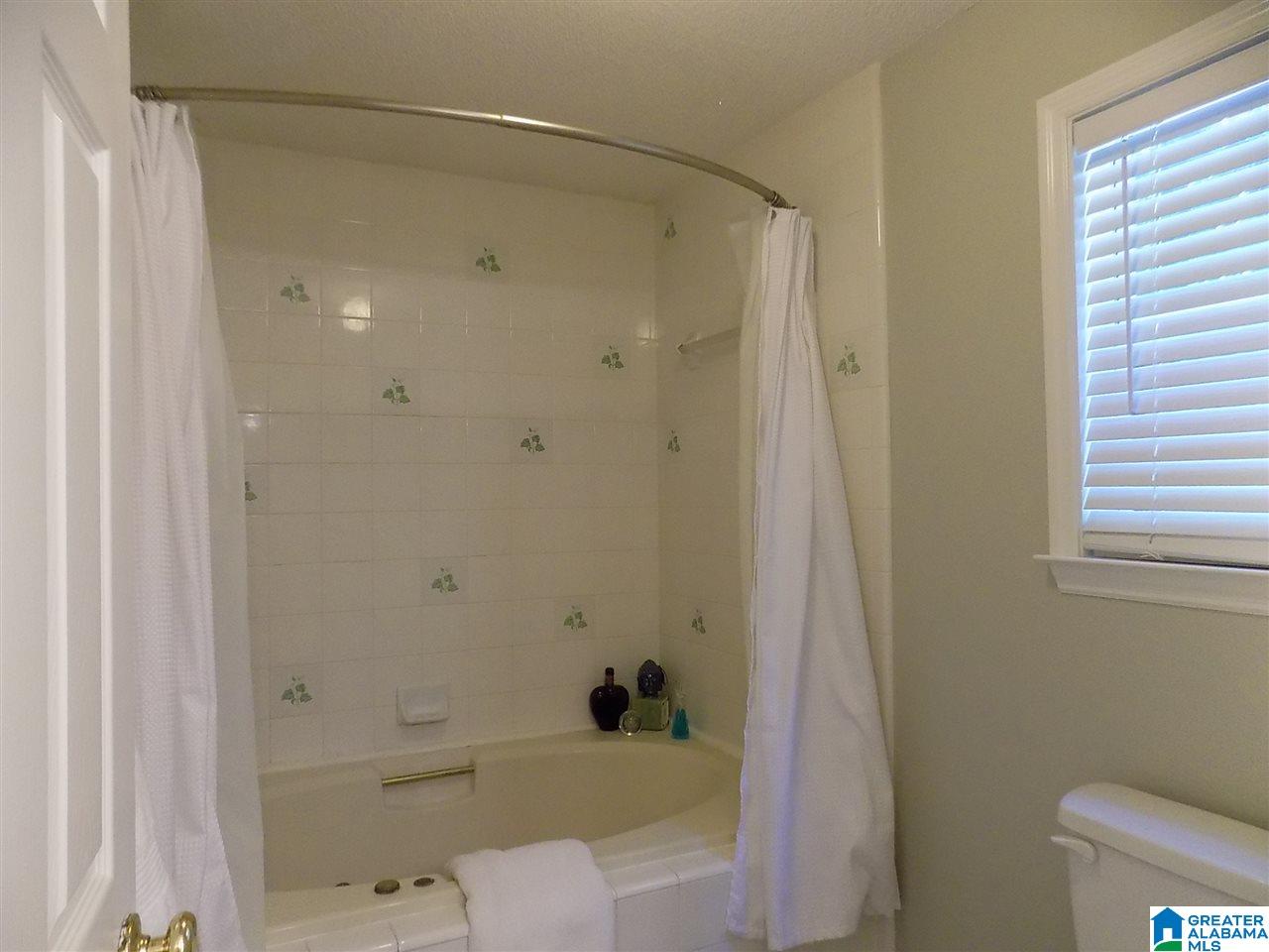 1661 Thornhill Road Leeds, AL 35094 - Photo 19 of 31