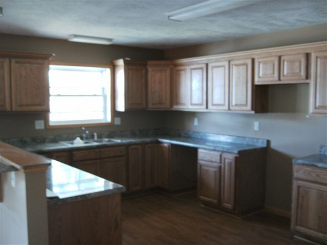 9875 Lincoln Road Syracuse, IN 46567 - Photo 2 of 10 Gallery Image 2
