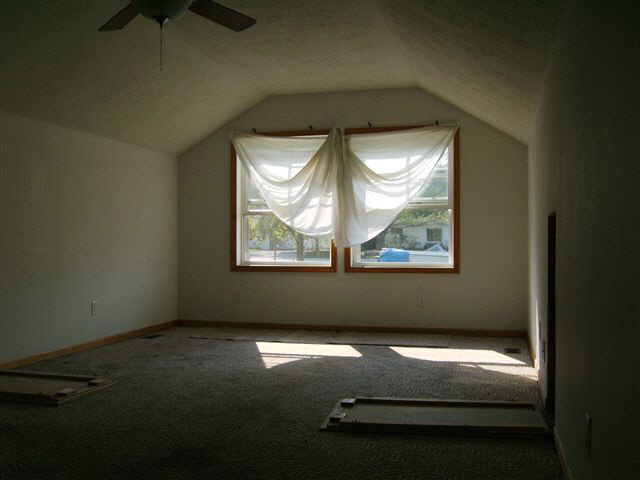 9875 Lincoln Road Syracuse, IN 46567 - Photo 9 of 10 Gallery Image 9