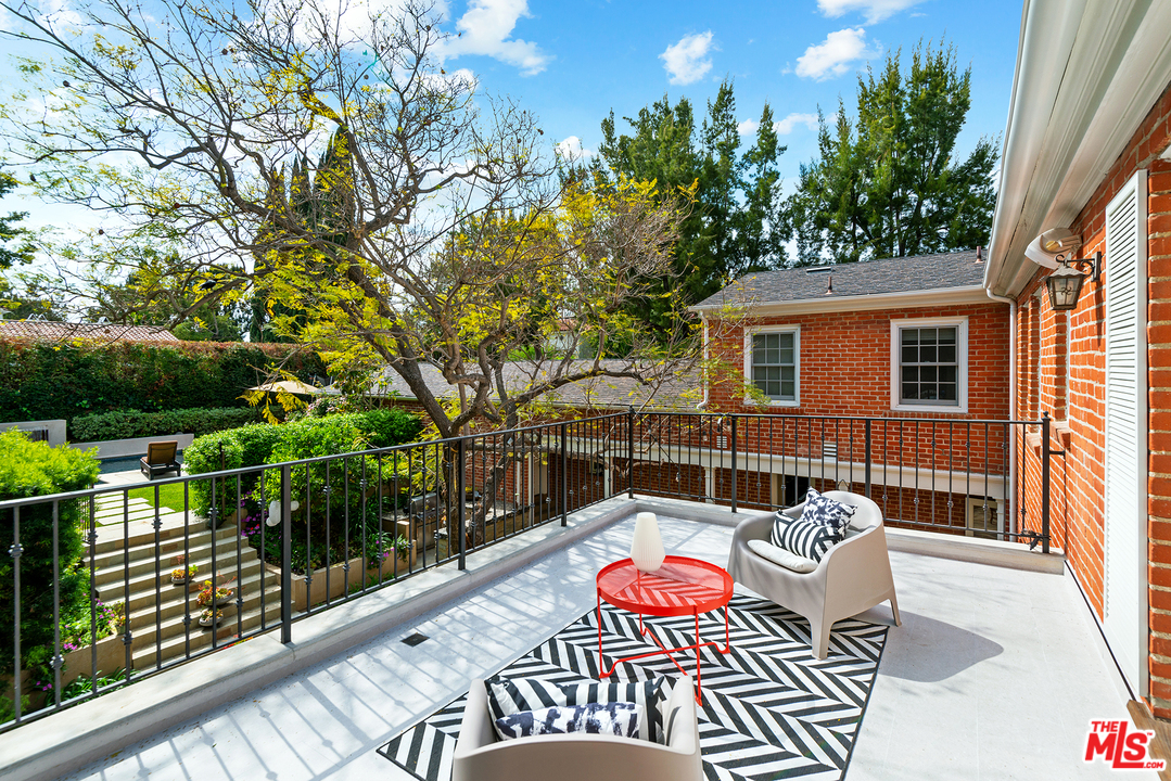 801 Devon Avenue Los Angeles, CA 90024 - Photo 19 of 25 a view of outdoor space yard and patio