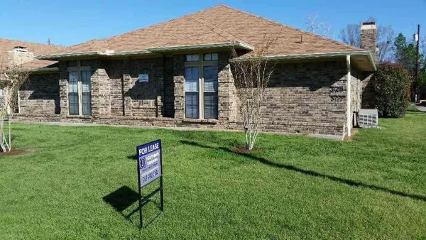 $1,295 | 3125 Tudor Lane, Unit 3129, Irving, TX 75060