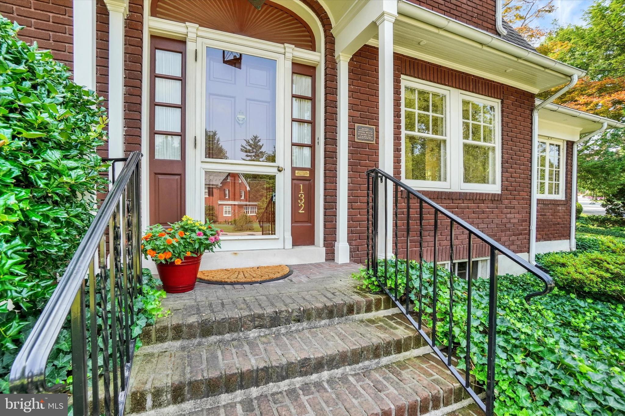 132 Springdale Road York, PA 17403 - Photo 4 of 26 Gallery Image 4