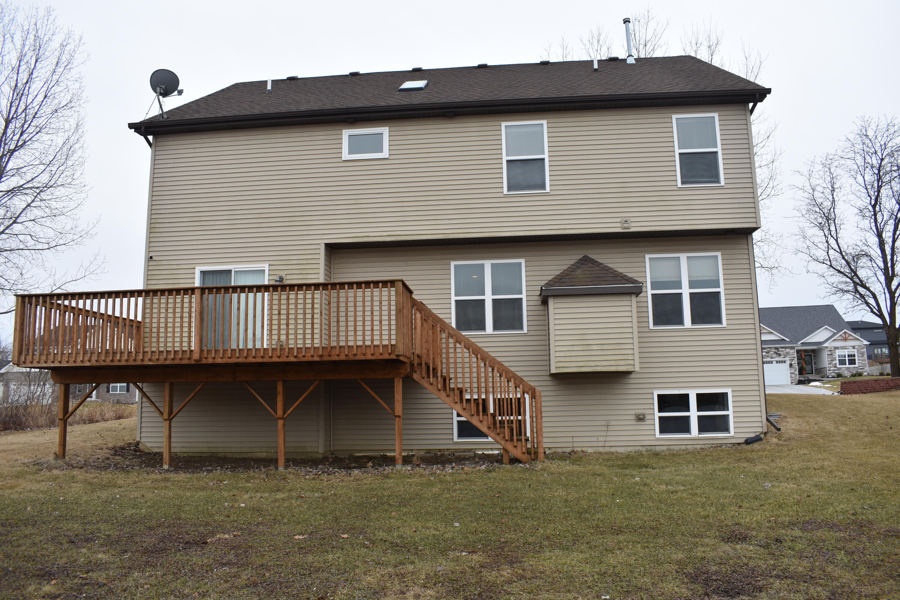 792 Cirque Drive Crown Point, IN 46307 - Photo 2 of 13 a front view of a house with a garden