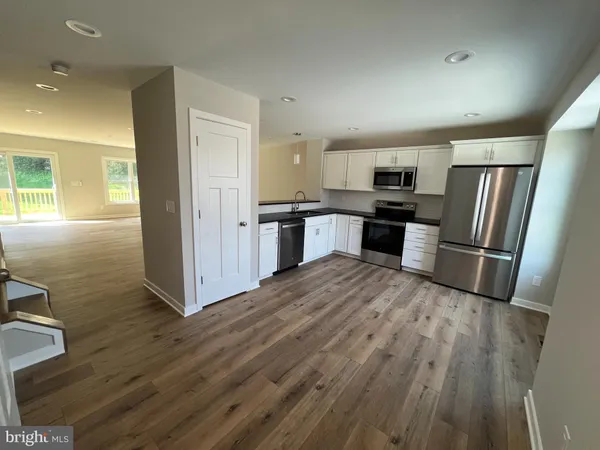 $2,600 | 350 West 11th Street, Front Royal, VA 22630