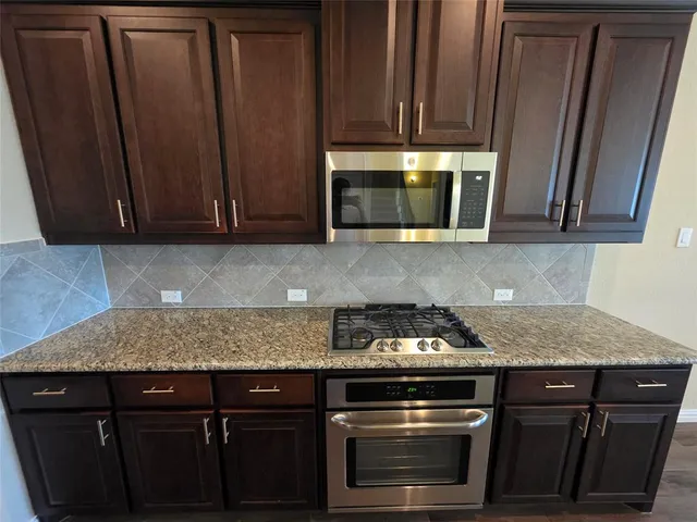 $2,800 | 2021 Milano Lane, Lewisville, TX 75077