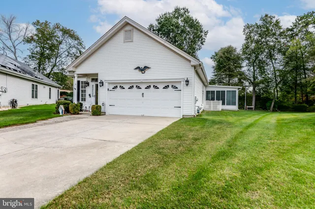 $460,000 | 5 Dutchess Court, Southampton, NJ 08088