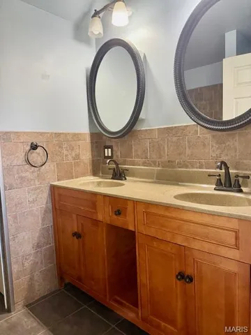 $550,000 | 12397 Apache Drive, New London, MO 63459